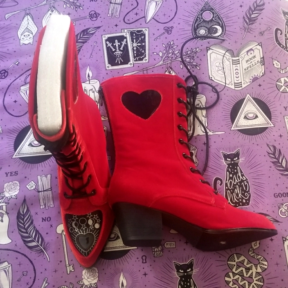 Strangecvlt Red Ouija Spirit Heart Velvet Boots Size 7